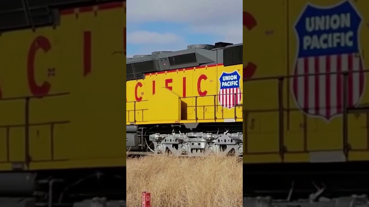 Worlds Largest Diesel Locomotive Union Pacific 6936 EMD DDA40X Donation Train 