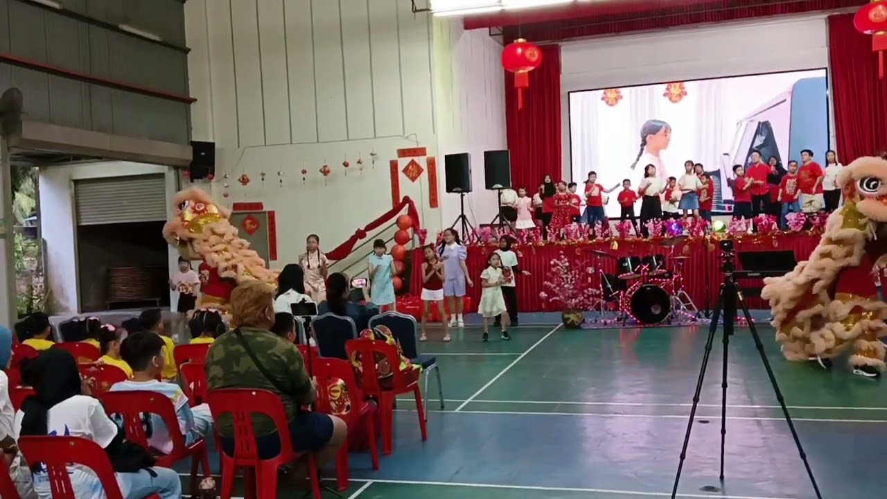 《三育恭喜贺新年》