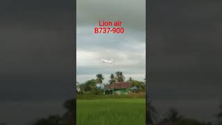 spotting pesawat Lion air B737-900(maaf gak terlalu jelas masih pemula)