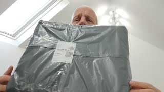 Hornby 1981 Model Railway Return. Unwrapping & Unboxing Royal Mail Delivery 1
