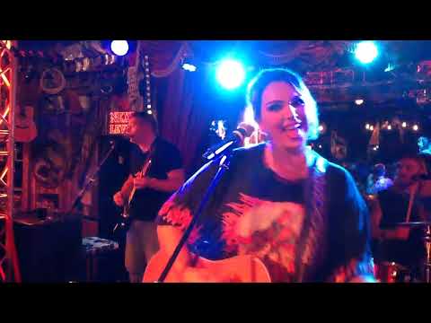 Brooke Schubert and Band at Chattahoochee's Brisbane