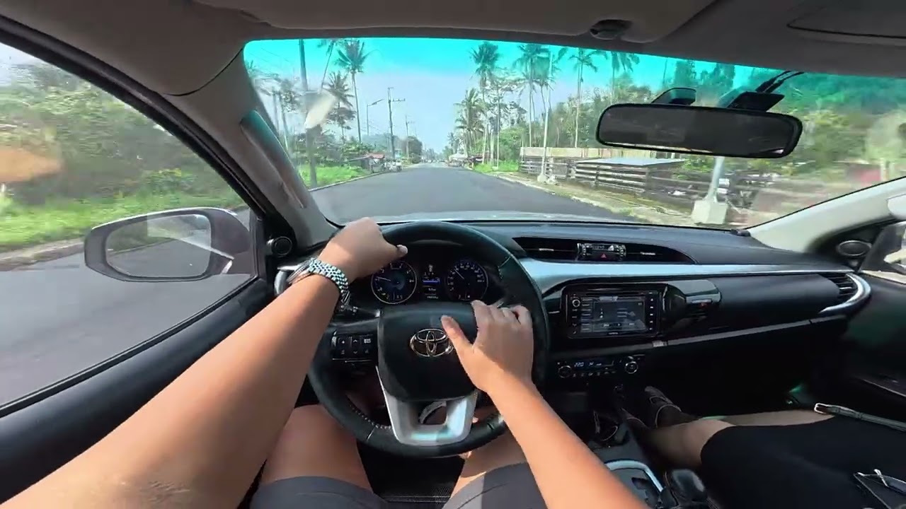 POV. Driving Hilux G 2017