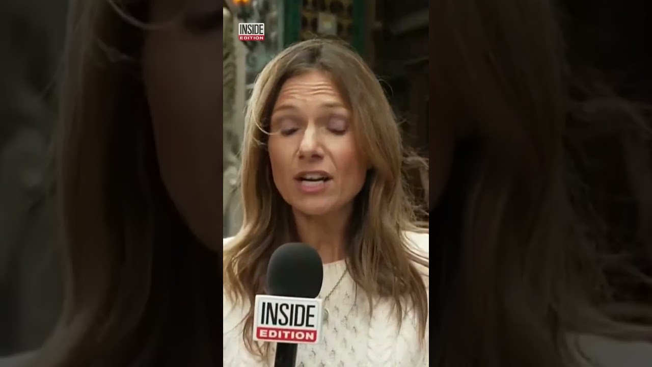 Гринч на пробежке пробивает украшения на Хэллоуин 