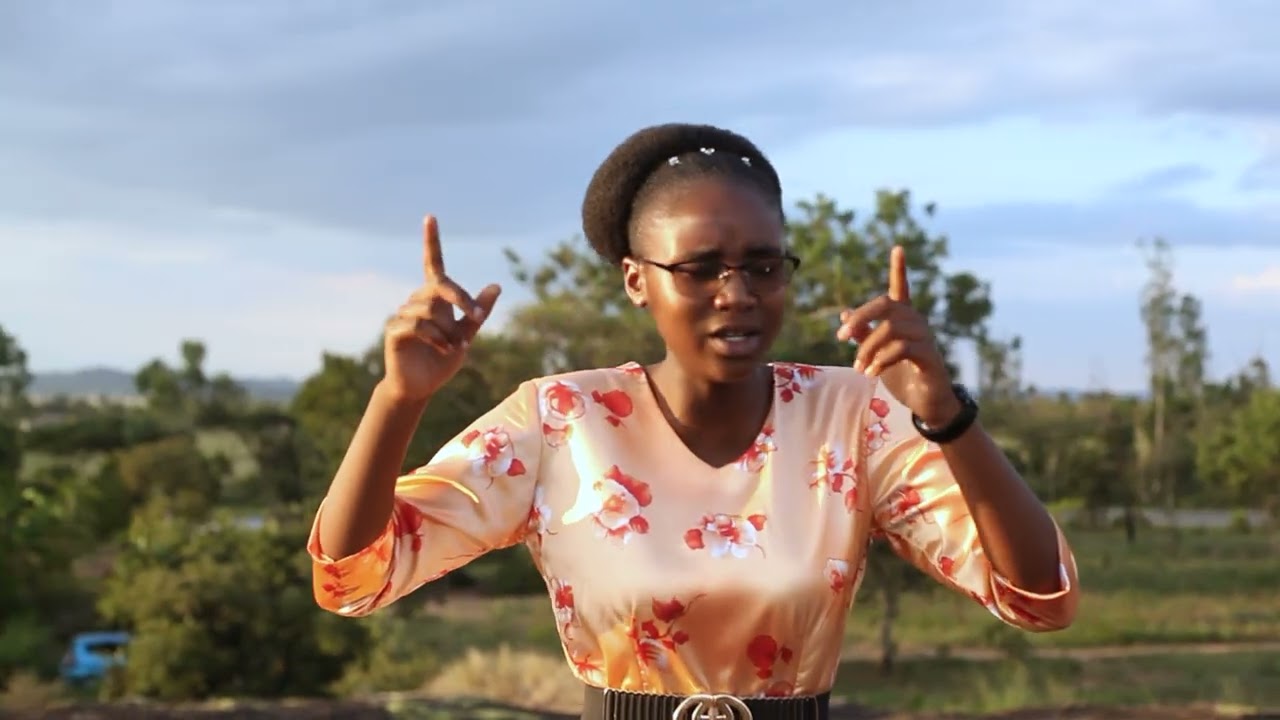 Mwari Mubatsiri Wedu  -  Sibu Hove Official Video