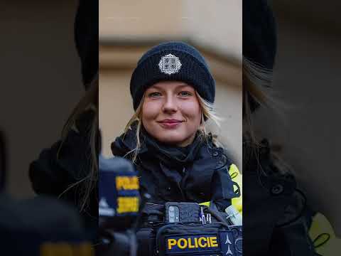 جمالها جمال Police Gendarmerie اكسبلور News الشعب الصيني ماله حل وناسه Love قصص تيك توك 