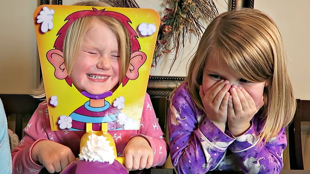 Pie Face! Pie-Throwing Whipped Cream Arm Game Multi-Player Family Fun Hasbro