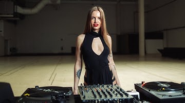 Xenia - Live Vinyl Techno DJ Mix @ Crypto Snack, Ciudad Inmersiva Madrid, 28.03.2025