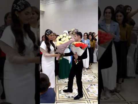 Счастливый жених приезал лично поздравить свою невесту #жених #wedding #невесты #обряды #kazakhstan