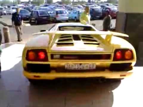 vlogs in spanish 1. Michael Jamison in Mall with Lamborghini Diablo