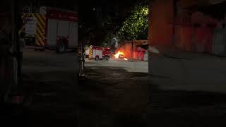 Firefighters extinguish car fire/Bombeiros extinguiram incêndio de carro Vila Madalena SP Brazil