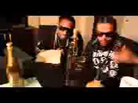 在 YouTube 上觀看「DOWN SOUTH VS UP NORTH RAP BATTLE BABYSAVAGE 96」