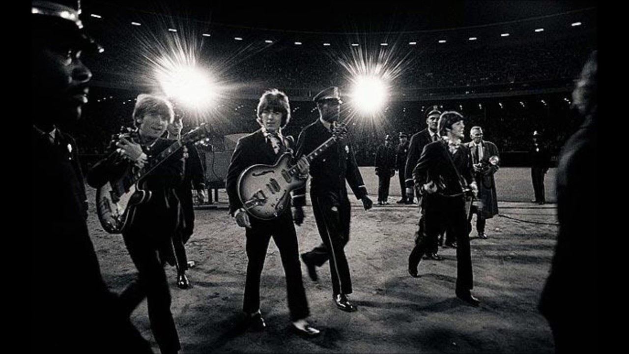 The Beatles sing "Baby's in Black" live, last paid concert Candlestick Park 1966. YouTube