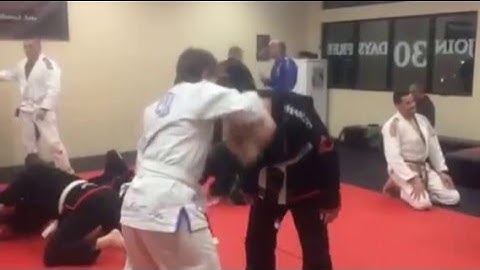 Standing Loop Choke performed by Steph and Angela