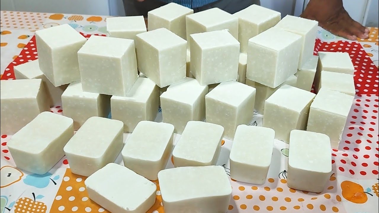 Sabão caseiro em com 8 litros de gordura você pode começar a usar depois de 1 semana tem no sabão..