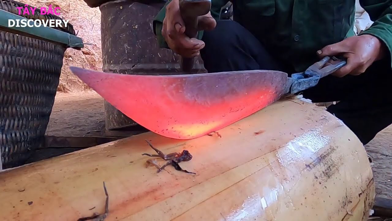 CẶP DAO MÈO ĐẦU TIÊN BẰNG THÉP 65G