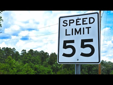 Tesla's new feature can detect speed limit signs