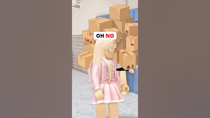 HE FROZE TIME TO SAVE HER IN ROBLOX BUT..😮😳 #roblox #berry #shorts