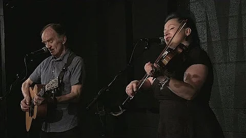Martin & Eliza Carthy - Died for Love - Live at Mc...