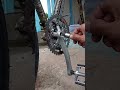 memasang crank