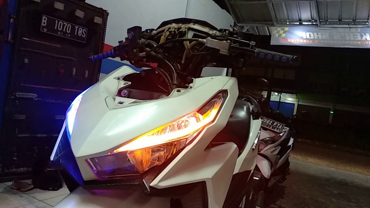 MODIFIKASI LAMPU ALIS DRL VARIO 125 - 150 SEPERTI MOBIL NGEROPA , KEREN