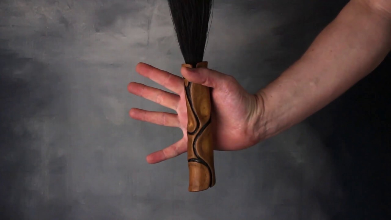 Hot-tempered black horsehair flogger