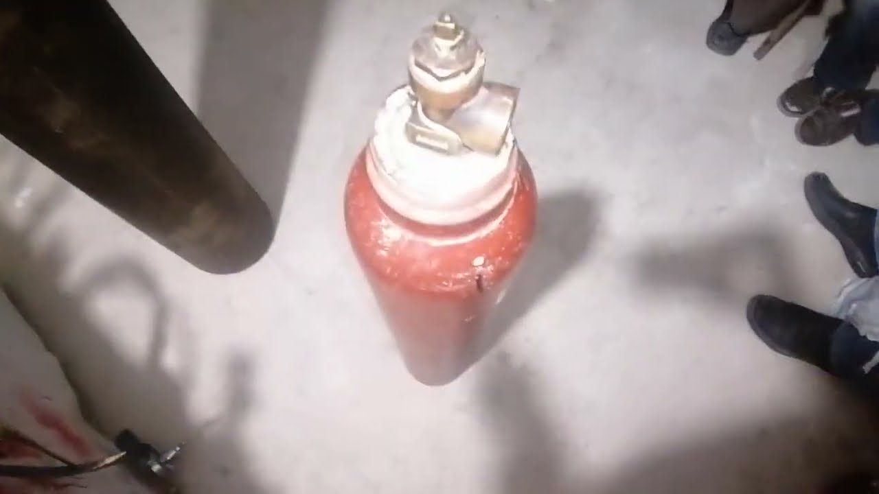 احذار من انفجار أسطوانة غاز الأكسجين وتعليم لحام بالمبة اكسجين ٠١٠٠١٨٣٩١٢٠