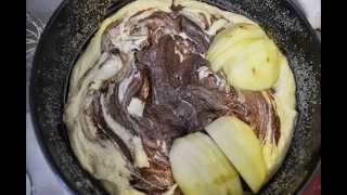 Schwarz-Weiss-Kuchen-Mit-Apfel