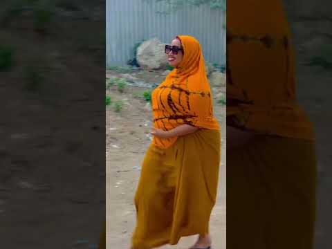 هل هذه الفتاة عربية أم صومالية