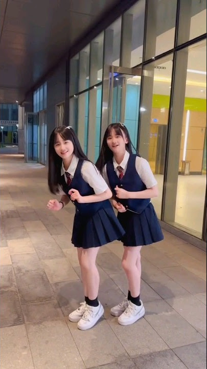 一一丫丫 (Yiyi Yaya) Little Dance #一一丫丫