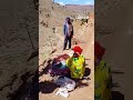 وسط غياب الإسعاف.. نقل امرأة حامل على "نعش الموتى" في زاوية أحنصال بإقليم أزيلال
