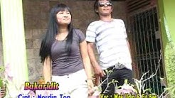 LAGU LAWAK JAMBI - WAK UDIN & FIT BAE - BAKARIDIT  â™ªâ™ª Official Music Video - APH â™ªâ™ª  - Durasi: 6:46. 