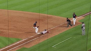 BOS@HOU: Holt slides into first for an infield hit
