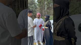 Kızın Ellerini Dolarla Bağladım