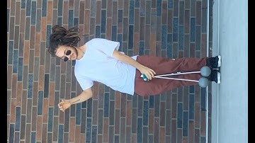 Chris Kelly - "NoRMaL" - Poi