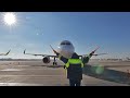 Заруливание самолета Airbus A-320-232 HA-LYW на стоянку в аэропорту