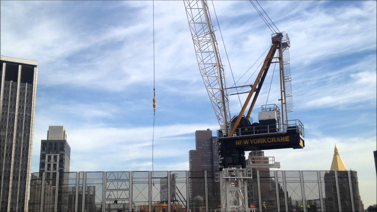 crane in the middle of New York City Dzwig YouTube