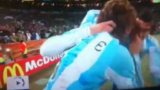 Heinze Le Da Una Piña A La Cámara Aunque La Merecía El Camarografo