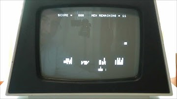 Commodore PET 2001 playing Space Invaders