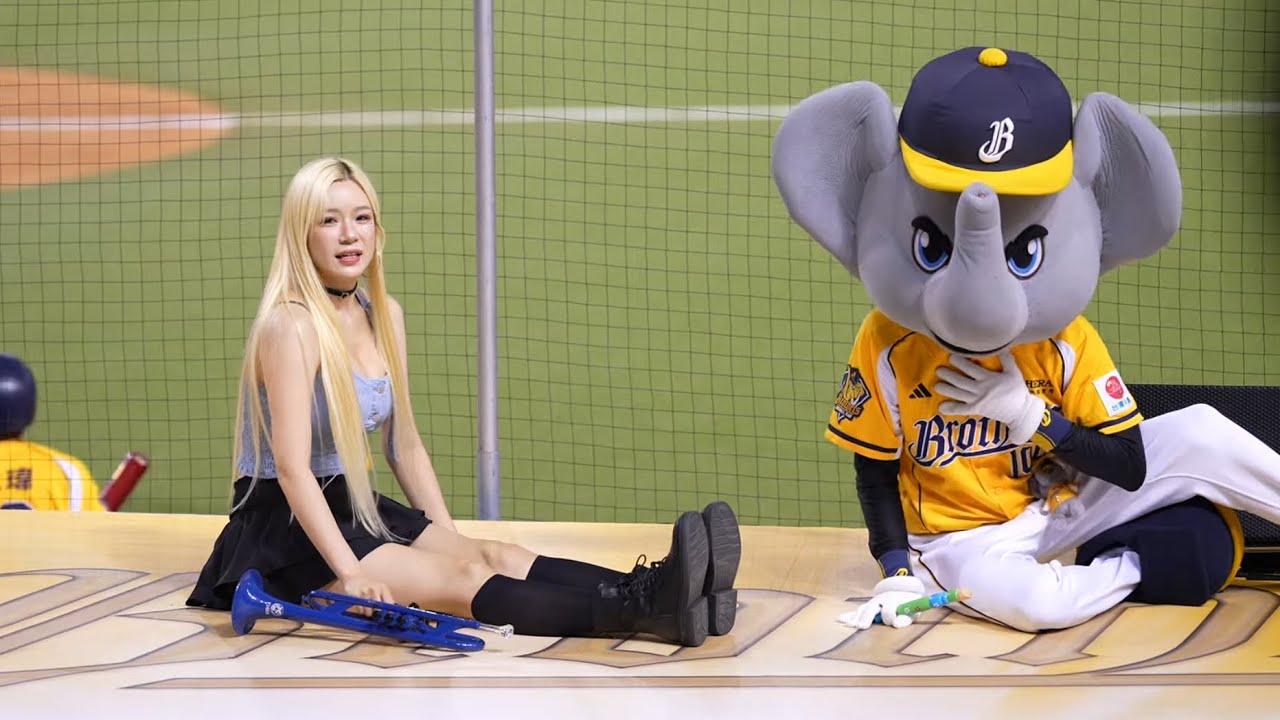 李丹妃被小翔逼著吹喇叭 累癱