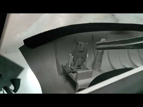 Как снять накладку передней стойки стекла Форд Куга 2