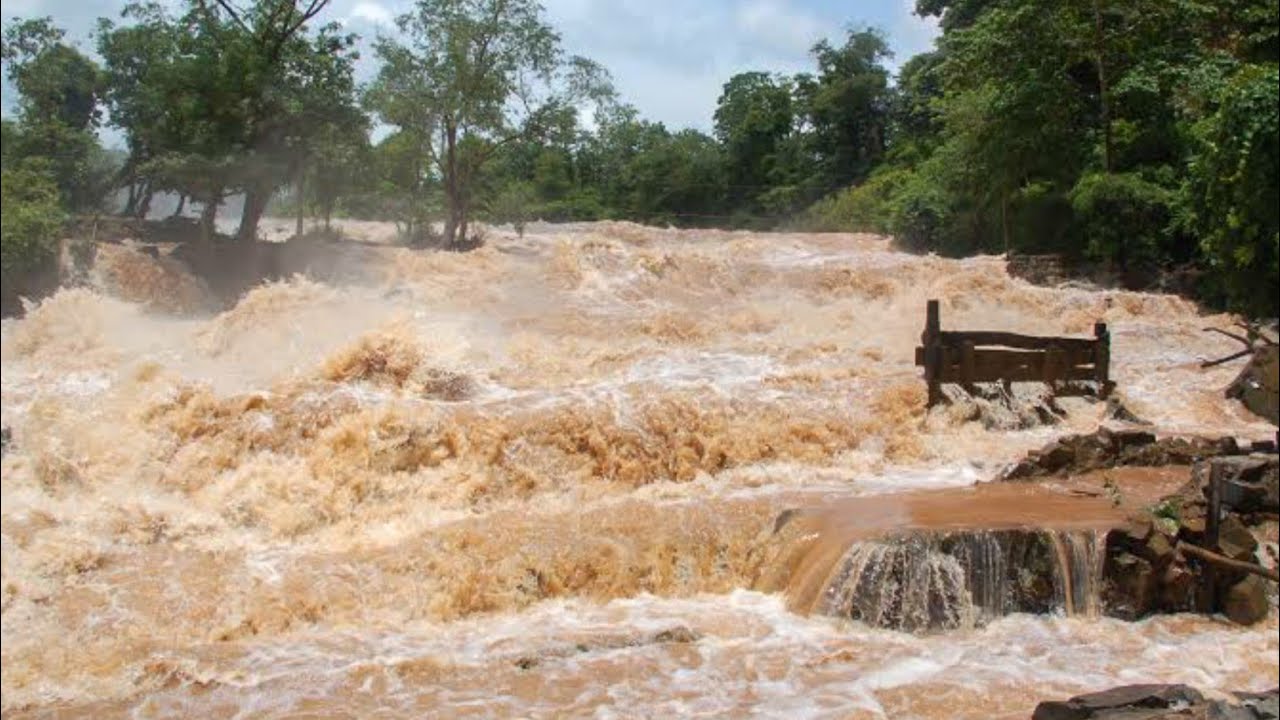 Tropical cyclone Eloise hits South Africa. Storm and OVER FLOOD in Mozambique and Zimbabwe, Tropical cyclone Eloise hits South Africa. Storm and OVER FLOOD in Mozambique and Zimbabwe,