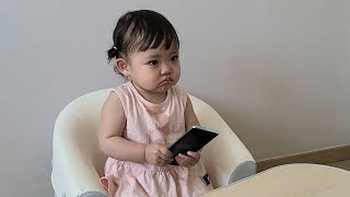 [SUB] Ребенок пытается защитить мобильный телефон, а отец пытается его украсть.🔥