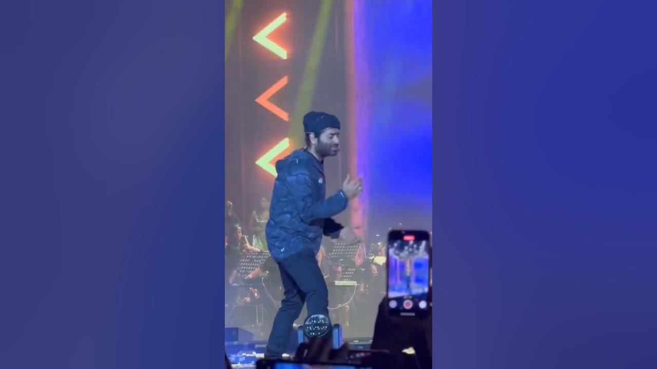 Dilliwali Girlfriend 🤩🕺 - Arijit Singh Live in Cuttack 2025 Dilliwali Girlfriend 🤩🕺 - Arijit Singh Live in Cuttack 2025