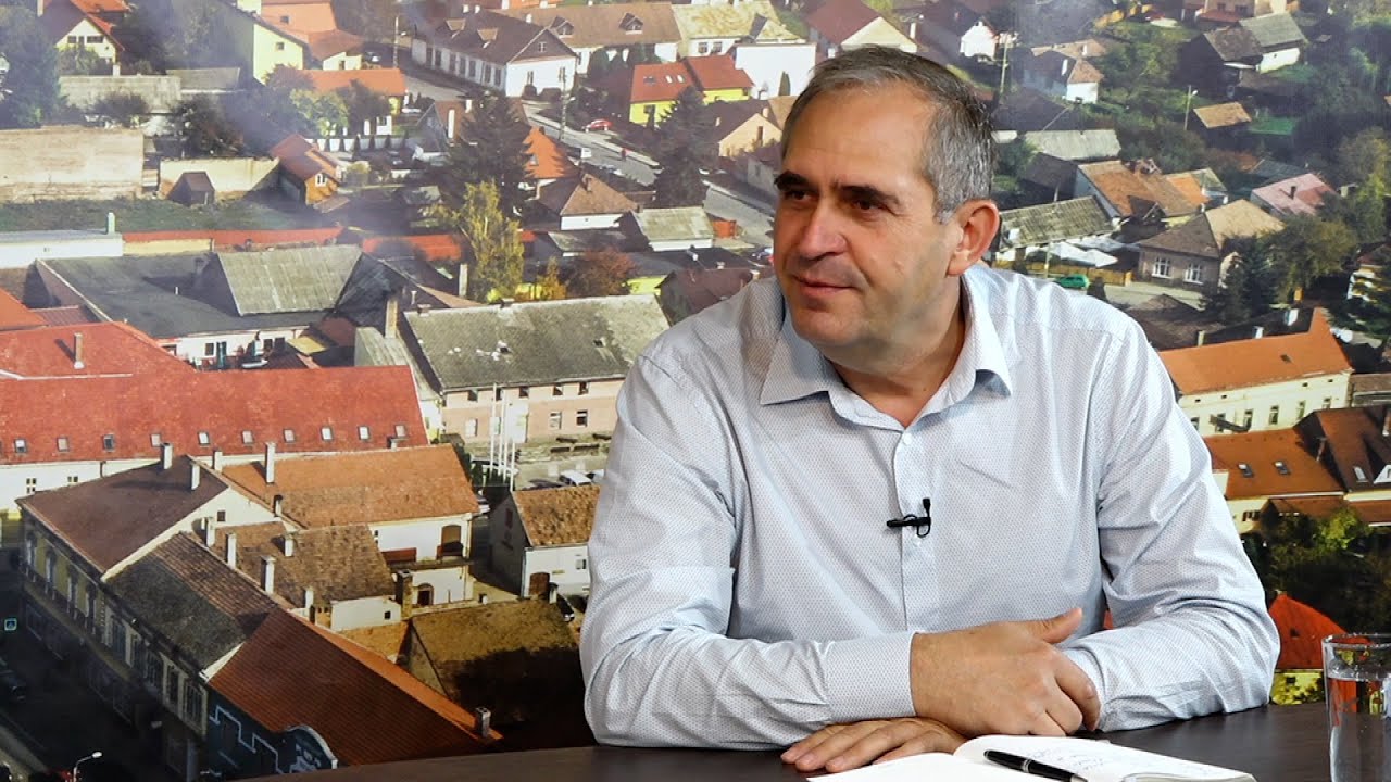 Társalgó 2021. 09. 24. A műsor vendége Bende Sándor parlamenti képviselő.