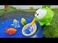 Om Nom & fish. Funny video for kids.