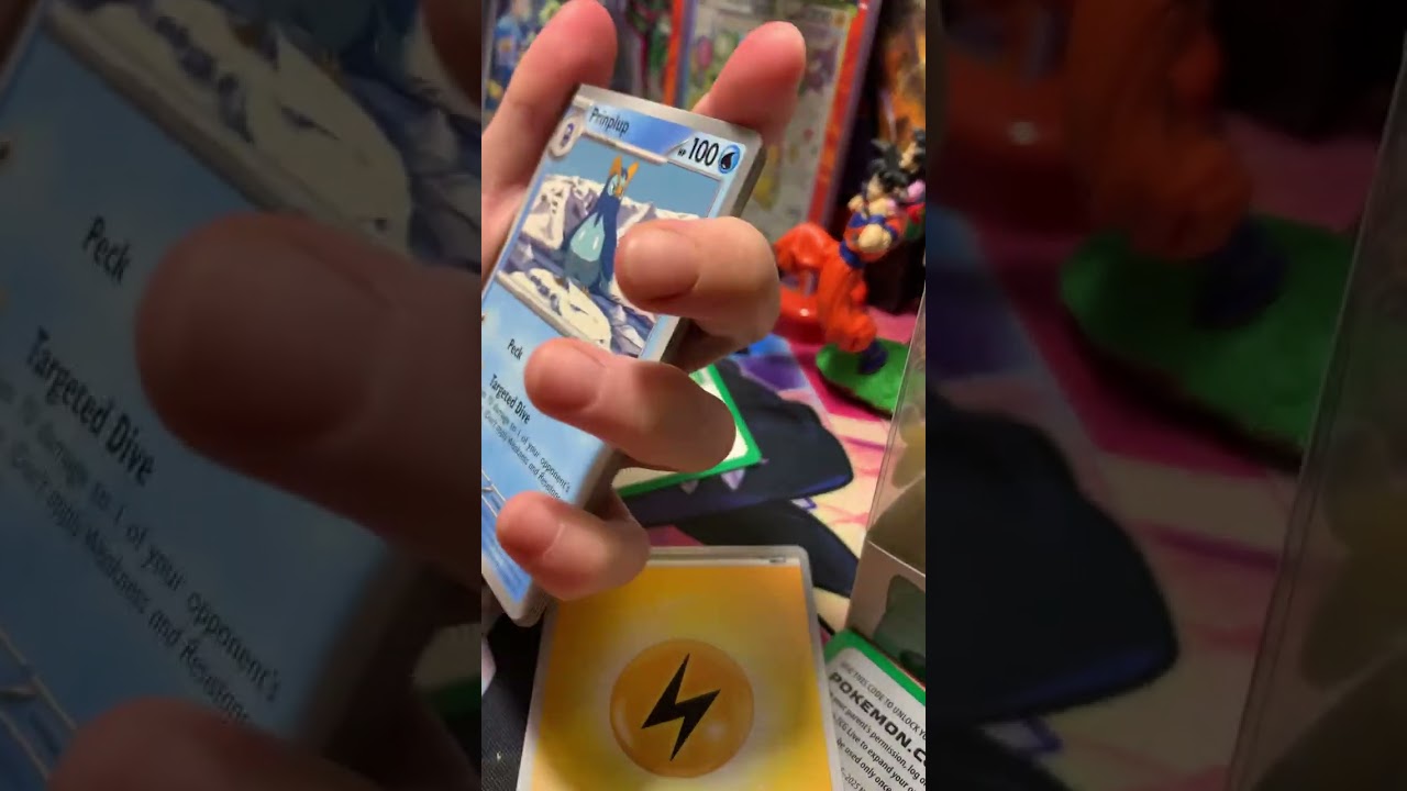 Opening mystery Pokémon tin 😱😱😱😃😃