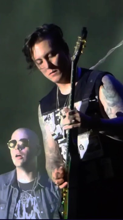 Gunslinger 🤘 #synystergates #avengedsevenfold #mattshadows #rock #live #metal #a7x #concert