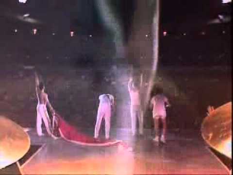 QUEEN   GOD SAVE THE QUEEN   WEMBLEY FIRST NIGHT