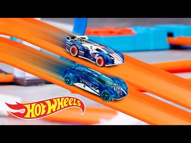 Hot Wheels Desenhos Corrida Hot Wheels em PORTUGUES. Carro da policia  Desenho de Carros animado. 