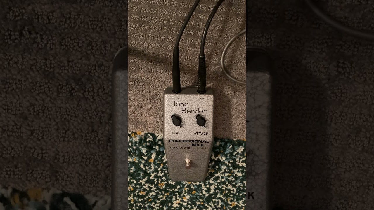 Sola Sound Tone Bender MKII w/ Mullard OC73 fuzz bliss! - YouTube